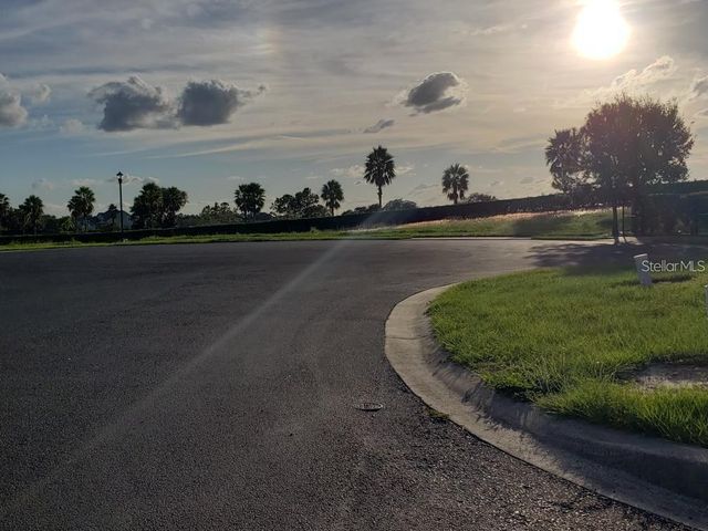 295 SPINNAKER COURT, Auburndale, FL 33823