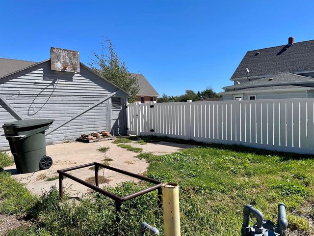 304 S High School Avenue, Holyoke, CO 80734