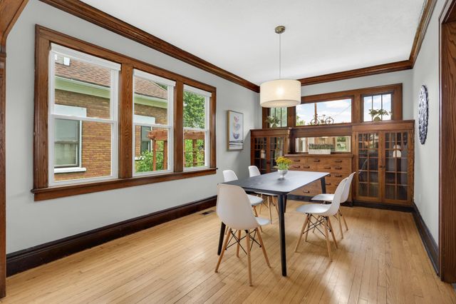 1202 Thomas Avenue, Saint Paul, MN 55104
