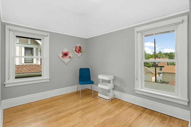 1202 Thomas Avenue, Saint Paul, MN 55104
