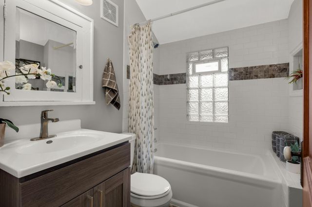 1202 Thomas Avenue, Saint Paul, MN 55104