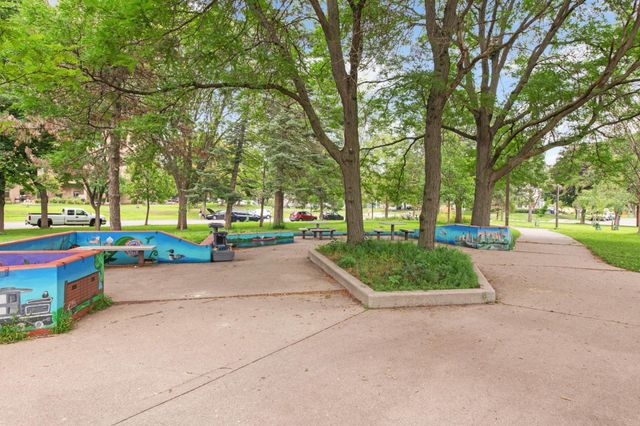 1202 Thomas Avenue, Saint Paul, MN 55104
