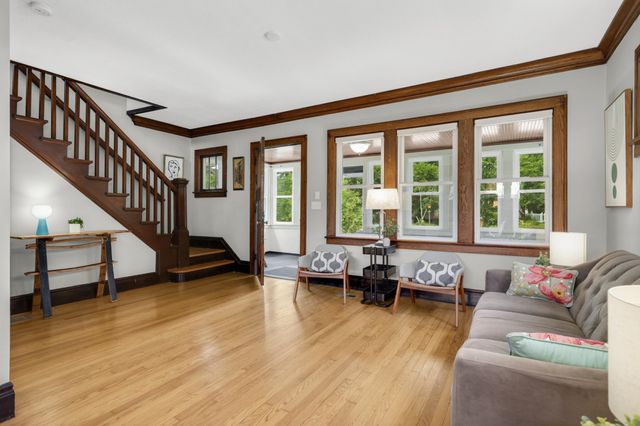 1202 Thomas Avenue, Saint Paul, MN 55104