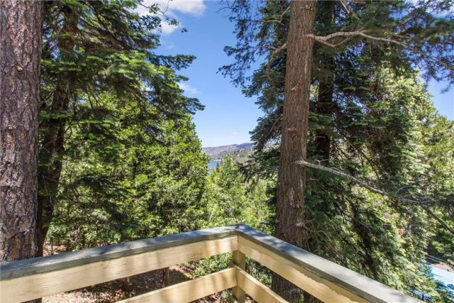 24702 Nestal Court, Crestline, CA 92325