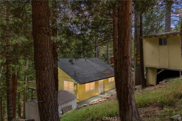 24702 Nestal Court, Crestline, CA 92325