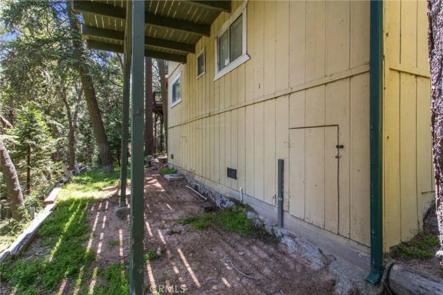 24702 Nestal Court, Crestline, CA 92325