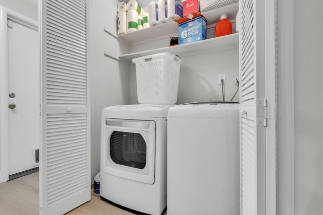 9833 Winterwood Way, Sacramento, CA 95827