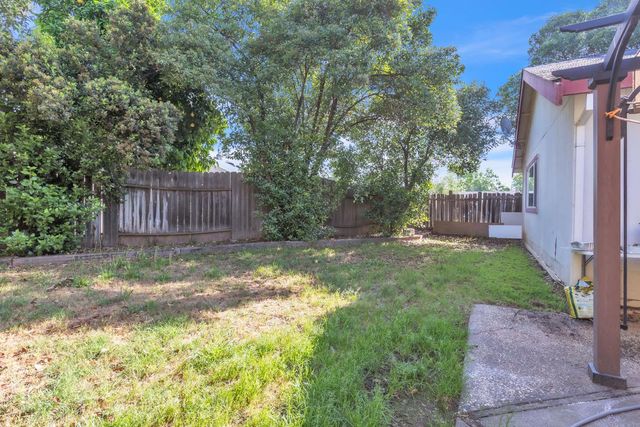 9833 Winterwood Way, Sacramento, CA 95827