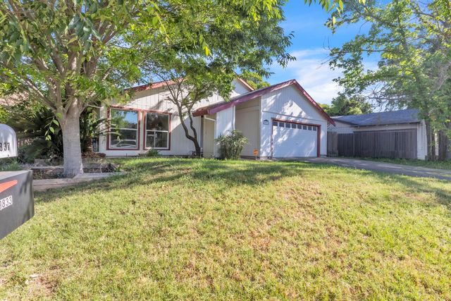 9833 Winterwood Way, Sacramento, CA 95827