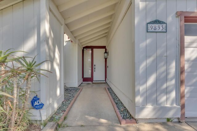 9833 Winterwood Way, Sacramento, CA 95827