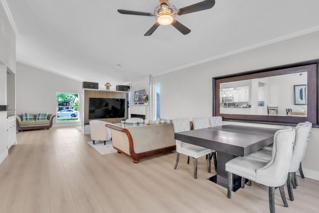 9833 Winterwood Way, Sacramento, CA 95827