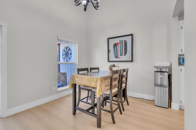 9833 Winterwood Way, Sacramento, CA 95827