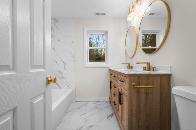 117 West Chippen Hill Road, Burlington, CT 06013