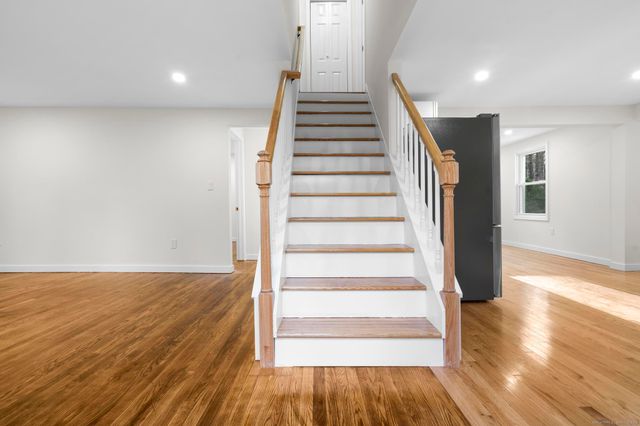 117 West Chippen Hill Road, Burlington, CT 06013