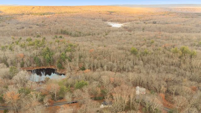 117 West Chippen Hill Road, Burlington, CT 06013