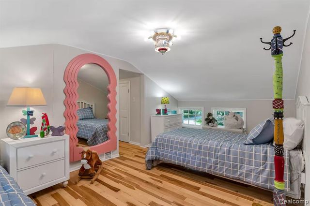 4567 N Seymour Road, Flushing, MI 48433