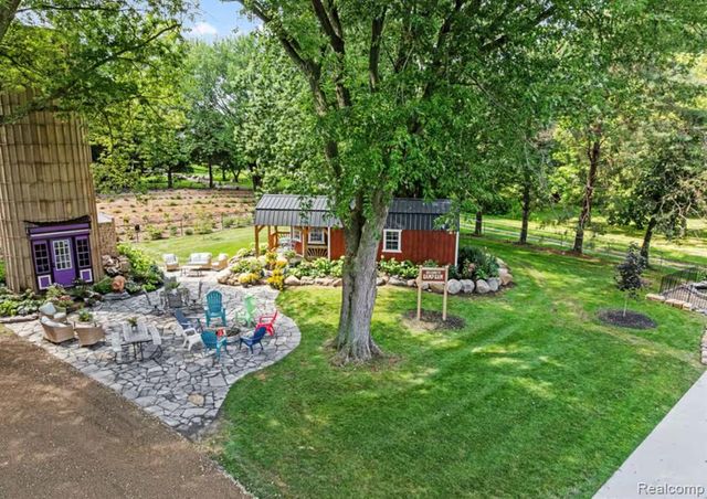 4567 N Seymour Road, Flushing, MI 48433
