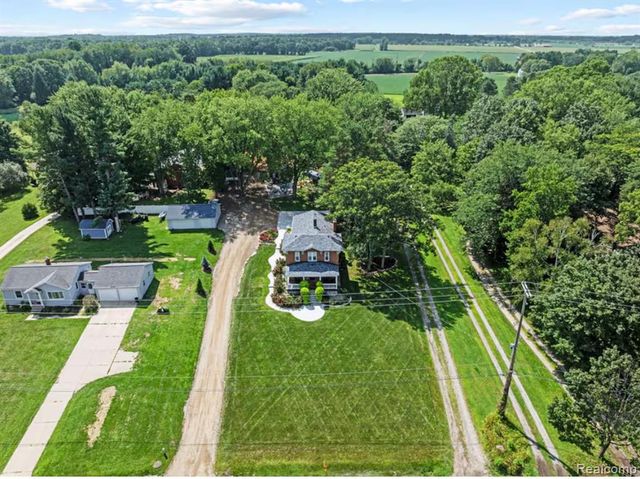 4567 N Seymour Road, Flushing, MI 48433