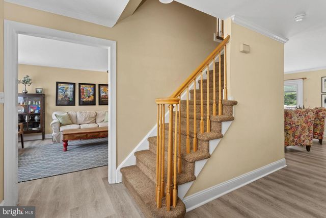 10 SECRETARIO WAY, Hamilton, NJ 08690
