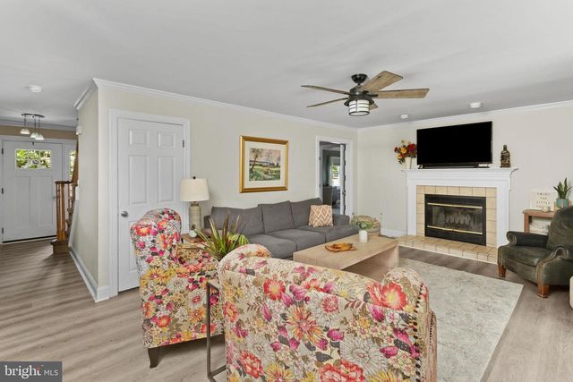 10 SECRETARIO WAY, Hamilton, NJ 08690