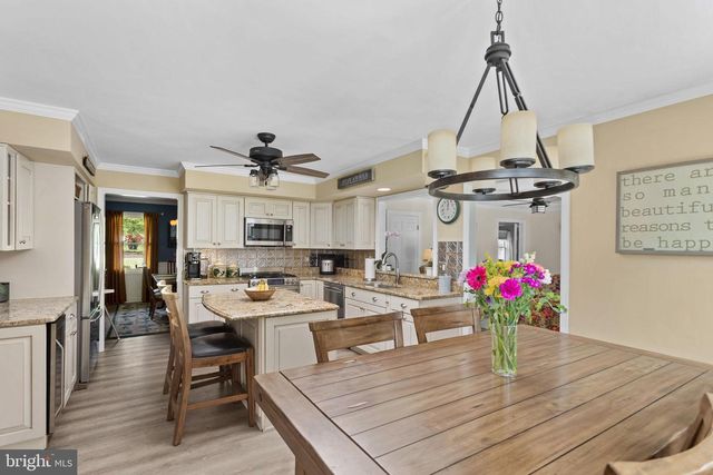 10 SECRETARIO WAY, Hamilton, NJ 08690