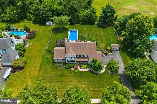 10 SECRETARIO WAY, Hamilton, NJ 08690