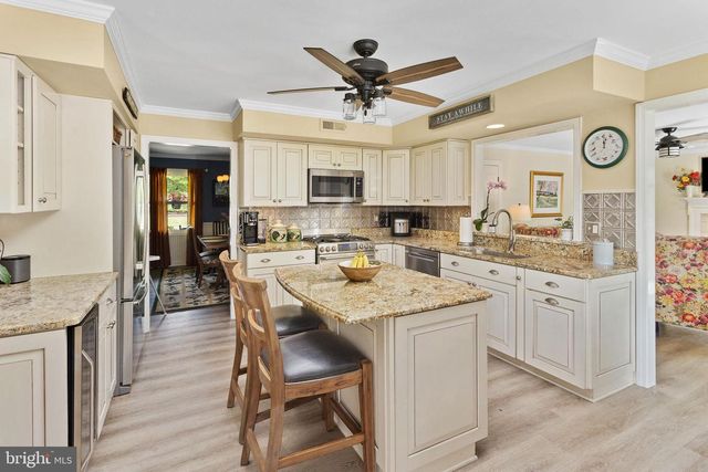 10 SECRETARIO WAY, Hamilton, NJ 08690