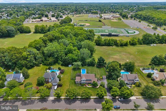 10 SECRETARIO WAY, Hamilton, NJ 08690