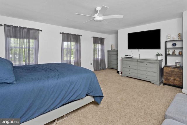 10 SECRETARIO WAY, Hamilton, NJ 08690