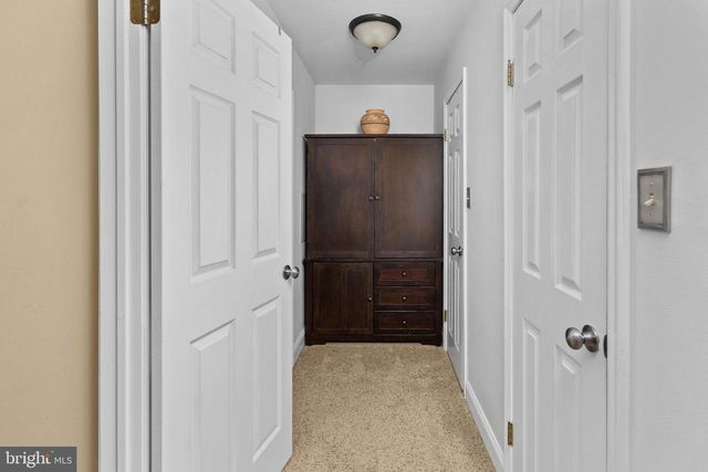 10 SECRETARIO WAY, Hamilton, NJ 08690