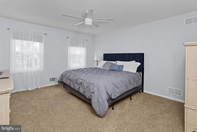 10 SECRETARIO WAY, Hamilton, NJ 08690