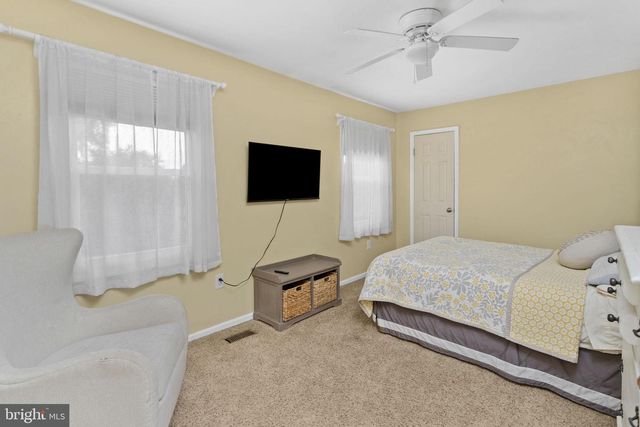 10 SECRETARIO WAY, Hamilton, NJ 08690