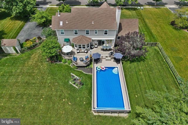10 SECRETARIO WAY, Hamilton, NJ 08690