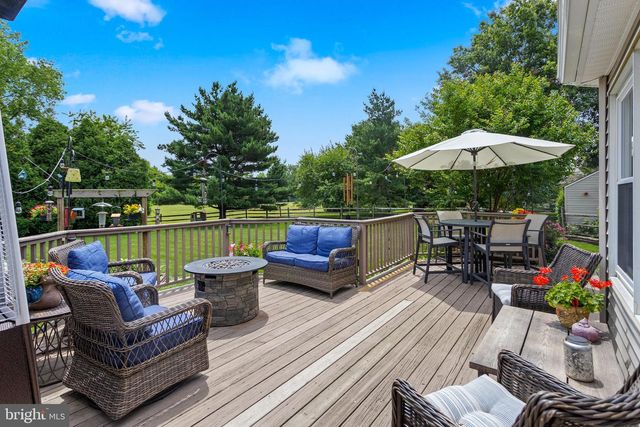 10 SECRETARIO WAY, Hamilton, NJ 08690