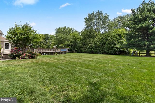 10 SECRETARIO WAY, Hamilton, NJ 08690