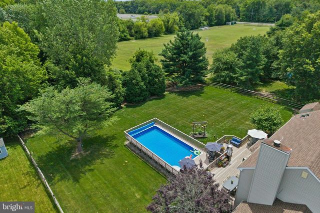 10 SECRETARIO WAY, Hamilton, NJ 08690