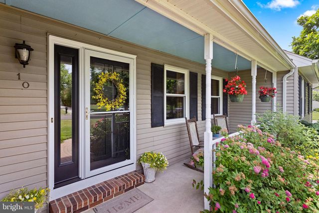 10 SECRETARIO WAY, Hamilton, NJ 08690