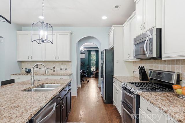 522 Iron Horse Lane, Midland, NC 28107