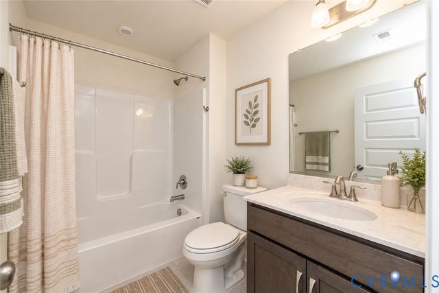 18365 Palisades Ct, Moseley, VA 23120