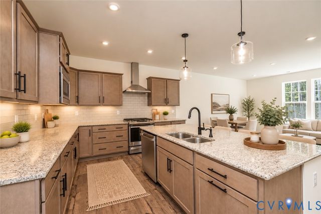 18365 Palisades Ct, Moseley, VA 23120