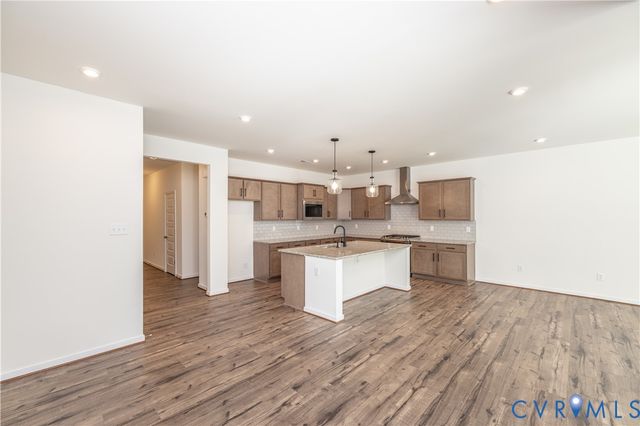 18365 Palisades Ct, Moseley, VA 23120