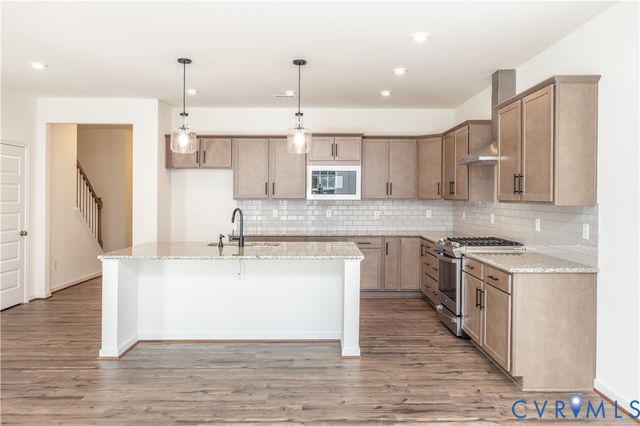 18365 Palisades Ct, Moseley, VA 23120