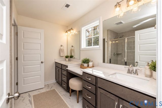 18365 Palisades Ct, Moseley, VA 23120