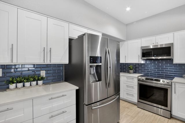 7401 W Arrowhead Clubhouse Drive Unit 2045, Glendale, AZ 85308