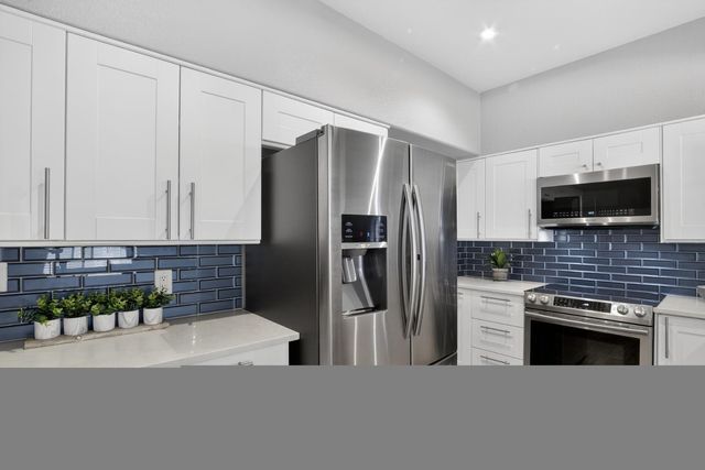 7401 W Arrowhead Clubhouse Drive Unit 2045, Glendale, AZ 85308