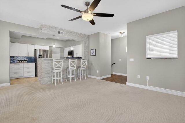 7401 W Arrowhead Clubhouse Drive Unit 2045, Glendale, AZ 85308