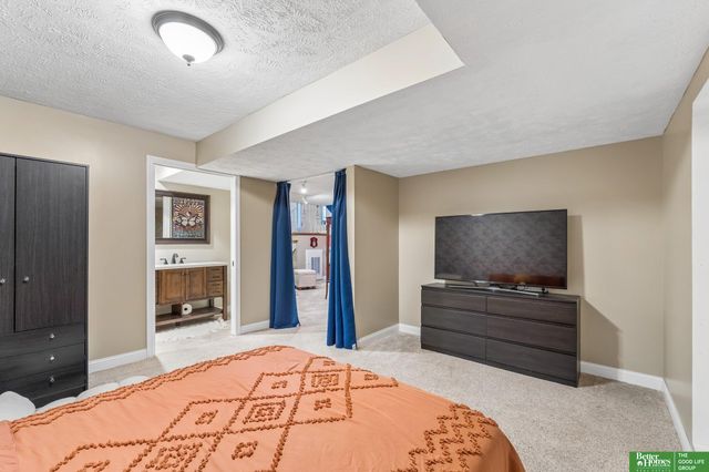1218 N 145 Plaza, Omaha, NE 68154