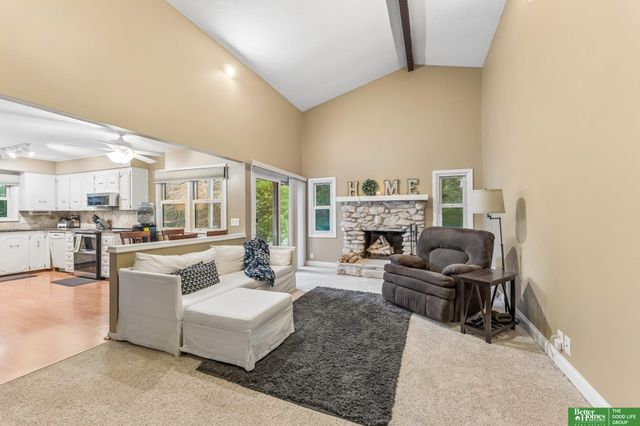 1218 N 145 Plaza, Omaha, NE 68154