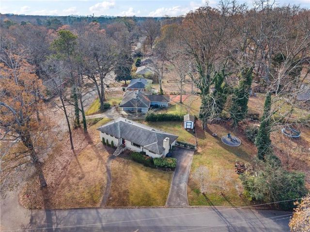 213 Indian Trail, Marietta, GA 30068