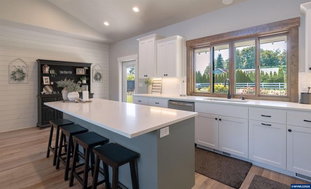 6955 Fir Grove Ln N, Keizer, OR 97303